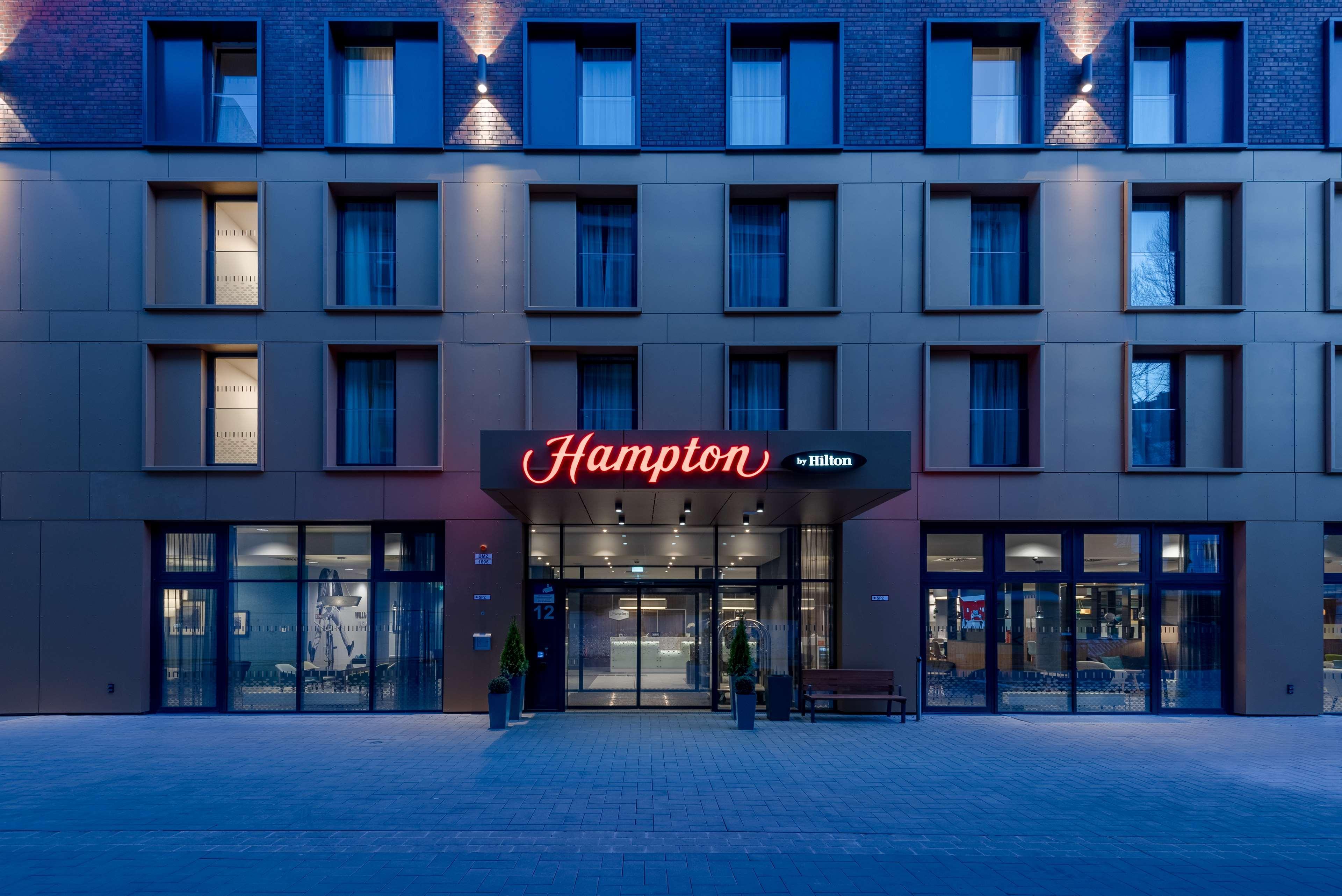 Hampton By Hilton Dusseldorf City Centre エクステリア 写真